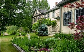 1802 House Bed & Breakfast